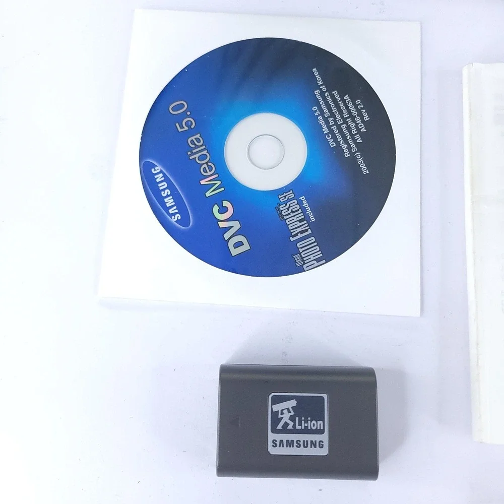 Samsung SCD23 MiniDV Video Camcorder Case Instructions Charger Batteries Tapes